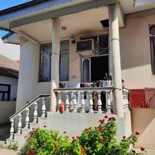 خانه ویلایی با بنا 115 متری با زمین 247 متری پشت فرمانداری