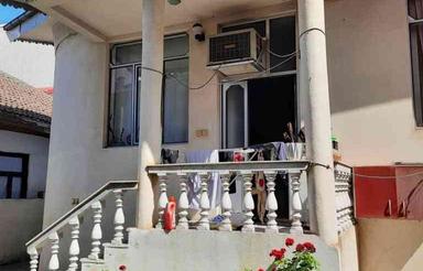 خانه ویلایی با بنا 115 متری با زمین 247 متری پشت فرمانداری