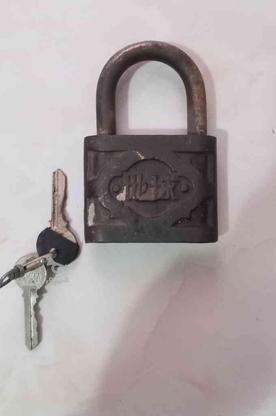 قفل آویز بزرگ قدیمی در گروه خرید و فروش صنعتی، اداری و تجاری در البرز در شیپور-عکس1