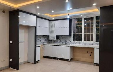 باغ دریاچه 200متر زمین سه طبقه ساختمان