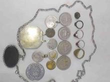 تعدادی سکه نقره و جمهوری و شاهی در شیپور