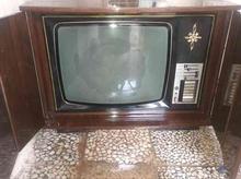 تلوزیون قدیمی کمدی چوبی در شیپور