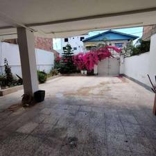 ویلایی دو واحده 250 متر در بلوار آیت