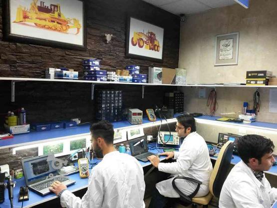 مرکز تخصصی تعمیر کامپیوتر ماشین آلات راهسازی،کشاورزی و معدنی در گروه خرید و فروش خدمات و کسب و کار در تهران در شیپور-عکس1