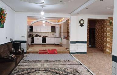 خانه 300 متر درب از حیاط پستکان