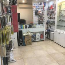 17متر مغازه-پرتردد پاساژبرند مناسب تمامی مشاغل