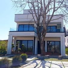 فروش ویلا لوکس 1100 متر در سیاهرود با متریال عالی