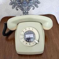 تلفن قدیمی