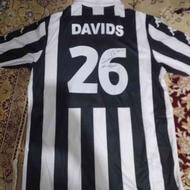 لباس فوتبالیست ادگار داویدز ستاره هافبک جهان