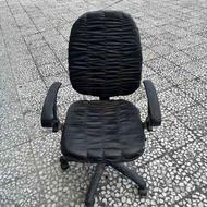 صندلی چرخدار چرمی