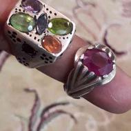دوتا انگشتر زیبای جواهراتی