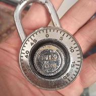 قفل قدیمی رمزدار