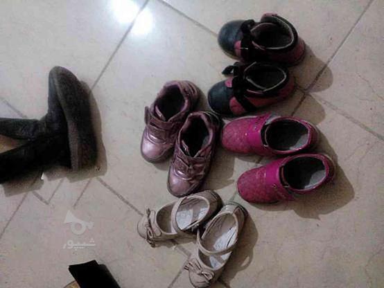تعدادی کفش بچه دخترانه از 6 سال تا 10 سال در گروه خرید و فروش لوازم شخصی در لرستان در شیپور-عکس1