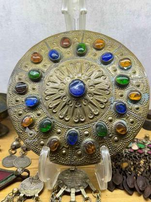 نشان خانوادگی و دستبند قدیمی کله بز (موزه ای ) در گروه خرید و فروش لوازم خانگی در مازندران در شیپور-عکس1