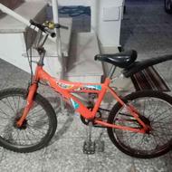 دوچرخه به رنگ نارنجی