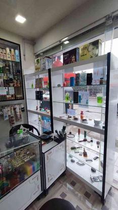 فروش لوازم آرایشی و بهداشتی به همراه قفسه و دکور در گروه خرید و فروش خدمات و کسب و کار در مازندران در شیپور-عکس1