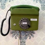 تلفن دیواری قدیمی