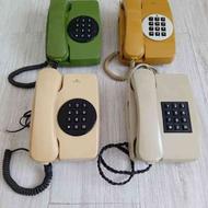 تلفن های دکمه‌ای قدیمی