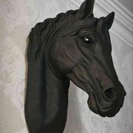 مجسمه سردیس اسب رنگ مشکی ،طلایی