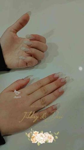 آموزش کاشت ناخن و مژه