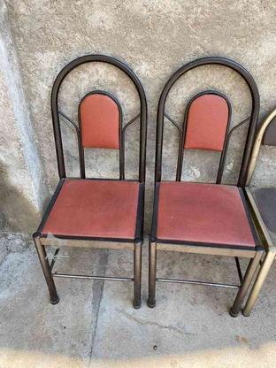 تعدادی صندلی در حد بدون شکستگی رو کش ها سالم در گروه خرید و فروش صنعتی، اداری و تجاری در آذربایجان غربی در شیپور-عکس1