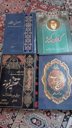 تعدادی کتاب احکام و چراغ مطالعه در گروه خرید و فروش ورزش فرهنگ فراغت در تهران در شیپور-عکس1