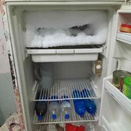 یک یخچال امرسان دارم برای فروش