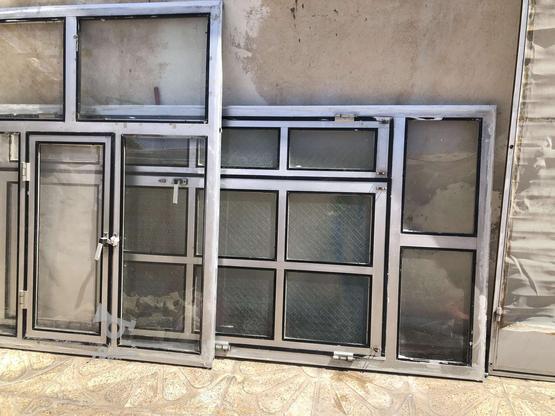 یک عدد درب و یک عدد پنجره کاملا سالم در گروه خرید و فروش لوازم خانگی در گیلان در شیپور-عکس1