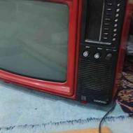 یک دستگاه تلویزیون قدیمی