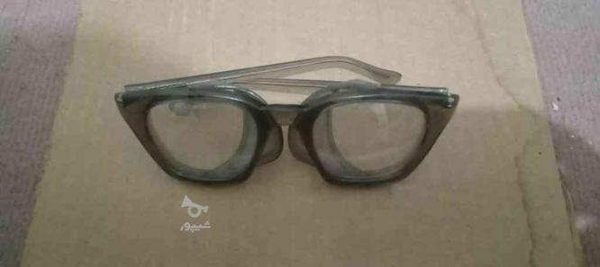 یک عدد عینک ایمنی نو با فریم اصلی + سمعک کارکرده در گروه خرید و فروش لوازم شخصی در مرکزی در شیپور-عکس1