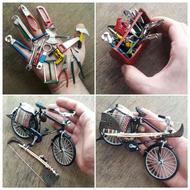 ماکت انتیک جعبه ابزار و دوچرخه لاحاف دوز فلزی زیبا