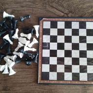 شطرنج و مار و پله و طناب ورزشی