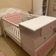 سرویس خواب نوزادی شامل تخت، کمد، ویترین