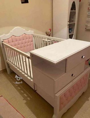 سرویس خواب نوزادی شامل تخت، کمد، ویترین در گروه خرید و فروش لوازم شخصی در آذربایجان شرقی در شیپور-عکس1