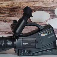 دوربین فیلمبرداری پاناسونیک M1000 با کیف آلومینیومی