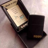 فندک بنزینی و چخماقی Zippo