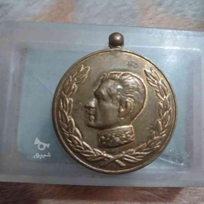 مدال اویز قدیمی برنزی در گروه خرید و فروش لوازم شخصی در همدان در شیپور-عکس1