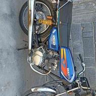 یک عدد موتور سیکلت کویر 125