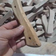 واگذاری کارگاه تولید دسته چوبی چاقو و تبر