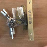 قفل ضد سرقت در چوبی