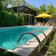 624متر باغ ویلا سرسبز و رویایی فول امکانات شهریار