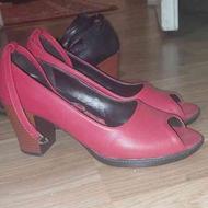 کفش اداری راحتی رنگ قرمز و مشکی