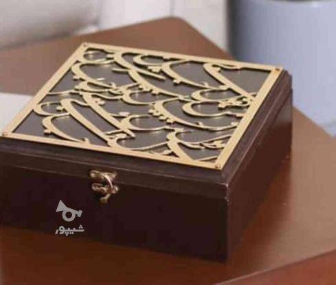 جعبه چوبی با برش لیزری فلز روی آن در گروه خرید و فروش لوازم خانگی در تهران در شیپور-عکس1