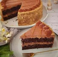 کیک شکلاتی وخامه ای وباقلوایی