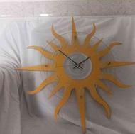 ساعت دیواری طرح خورشیدی