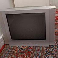 یک دستگاه تلویزیون 21 اینچ