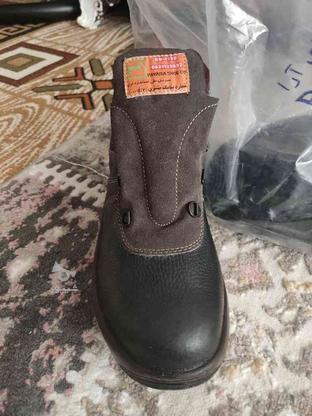 دوعدد کفش نسوز هستن سایز 43 در گروه خرید و فروش لوازم شخصی در یزد در شیپور-عکس1