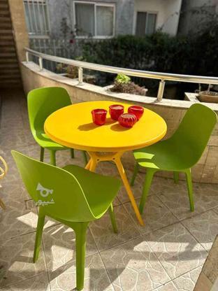 فروش یک میز گرد و صندلی آشپزخانه در گروه خرید و فروش لوازم خانگی در مازندران در شیپور-عکس1