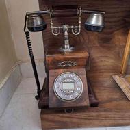 تلفن کلاسیک چوبی قدیمی