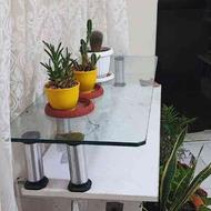 میز کوچک فلز و شیشه ای مناسب تحریر، لپ تاپ و ...